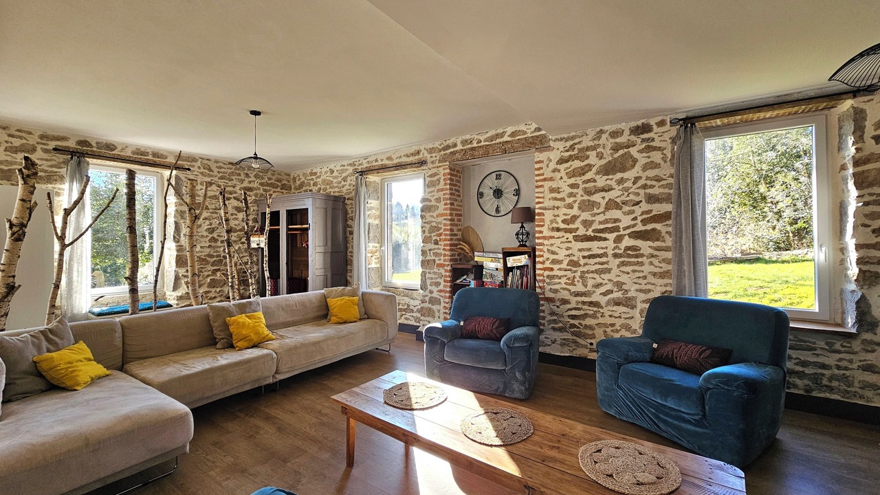 Photo of Livingroom in Manzat