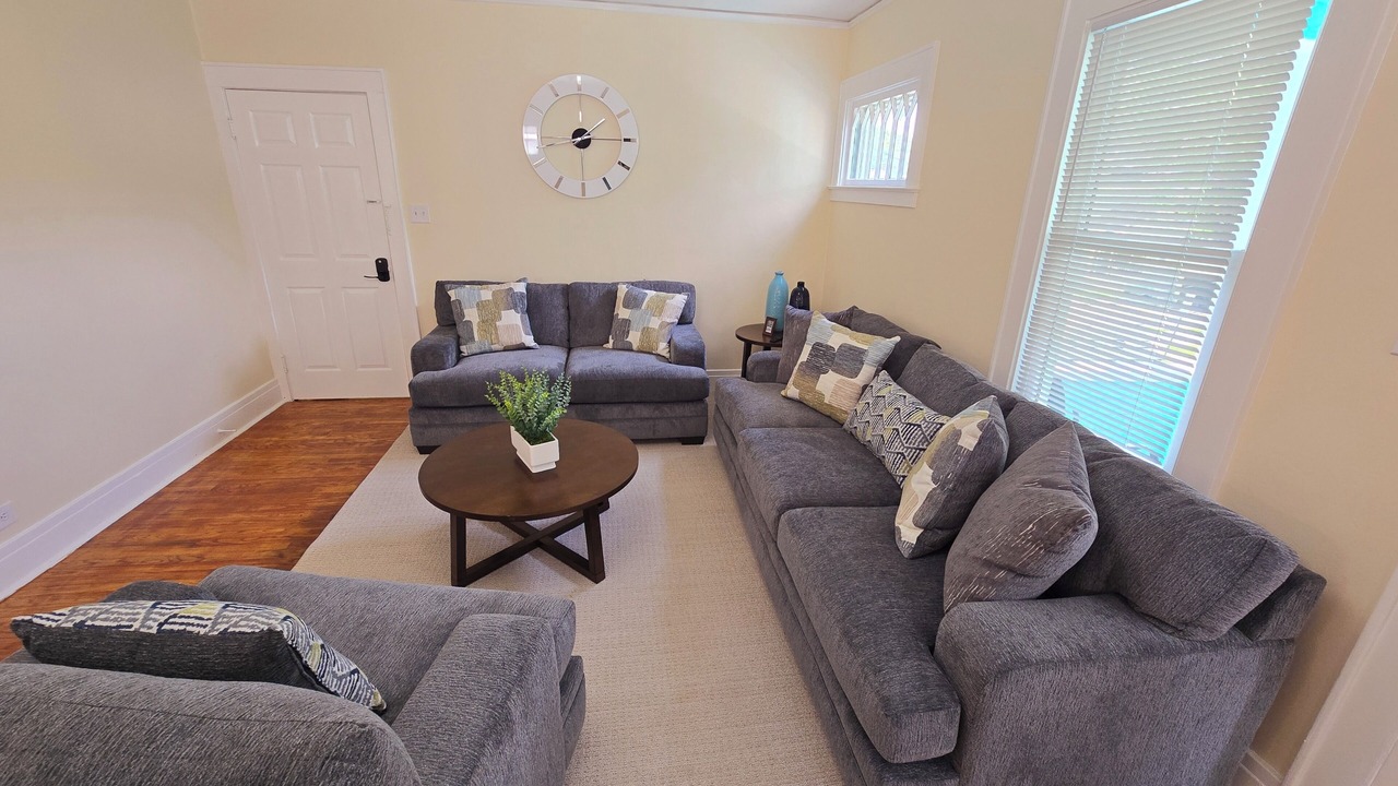 Photo of Livingroom in Eastside