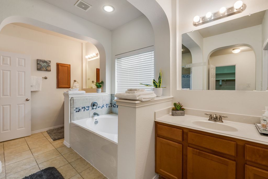 Photo of Bathroom in Frisco