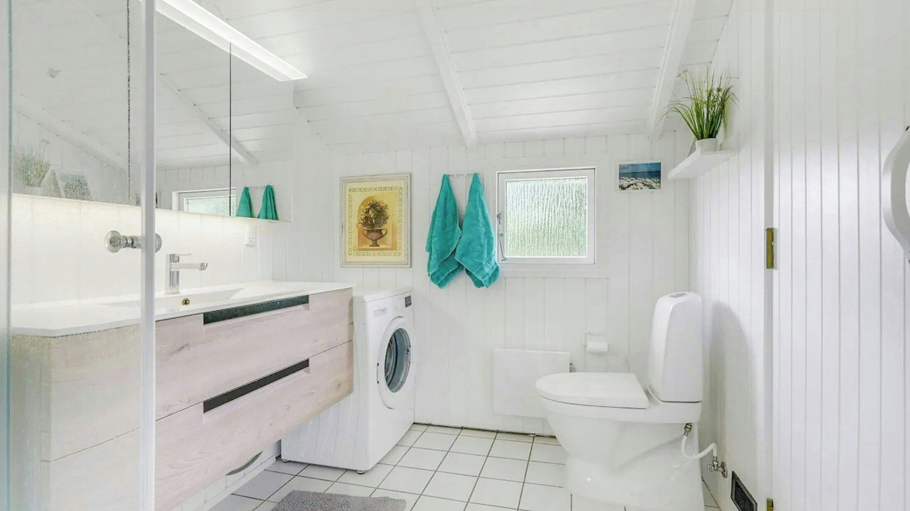 Photo of Bathroom in Mommark Strand