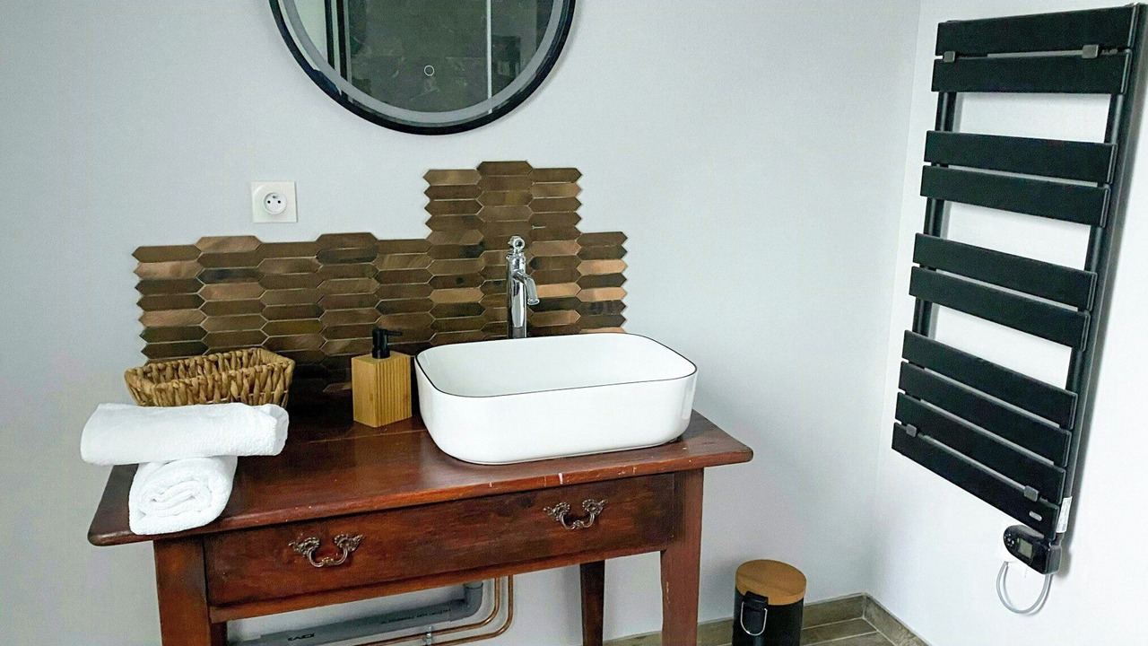 Photo of Bathroom in Joue En Charnie