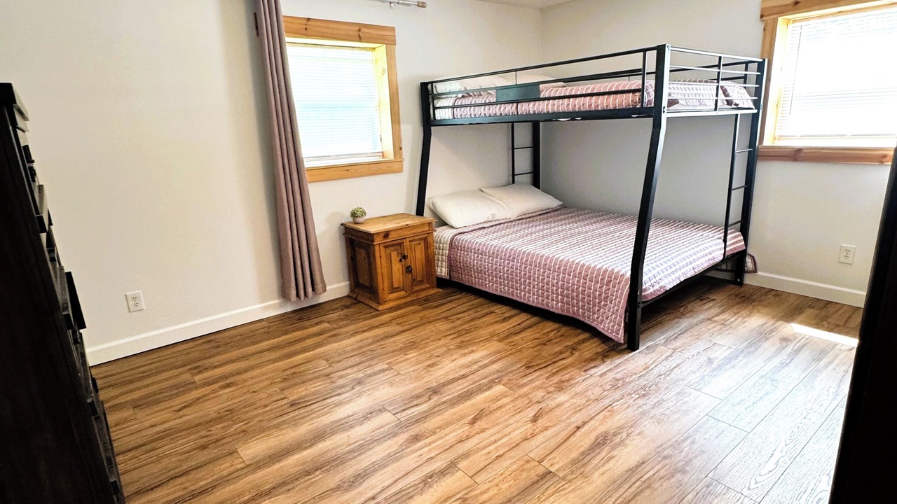 Photo of Bedroom in Perry