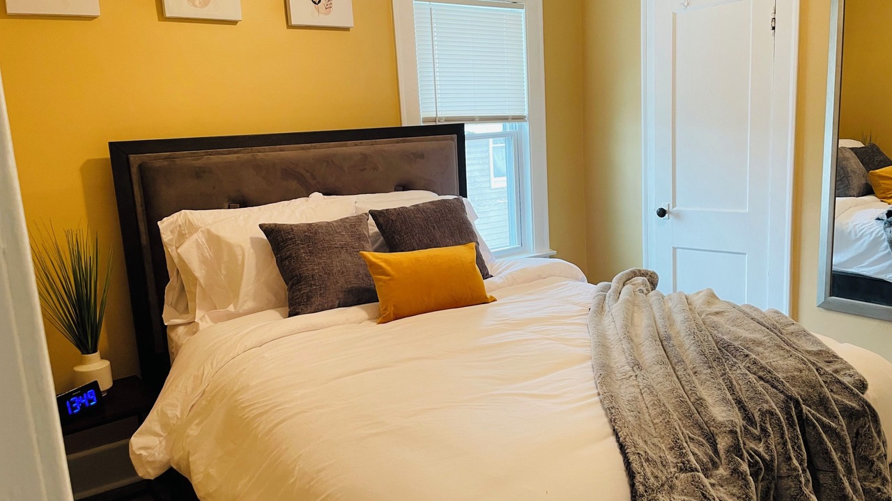Photo of Bedroom in Waukegan
