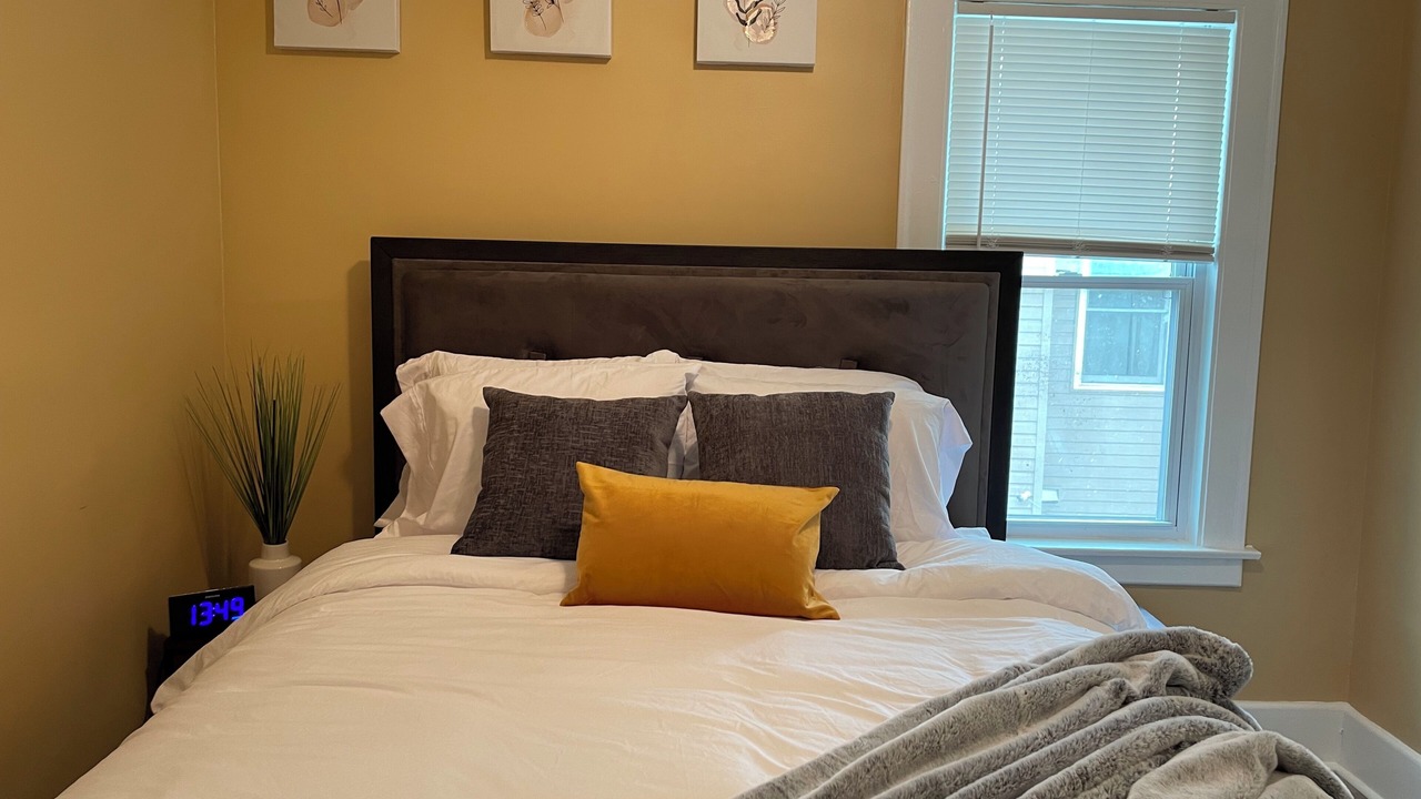 Photo of Bedroom in Waukegan