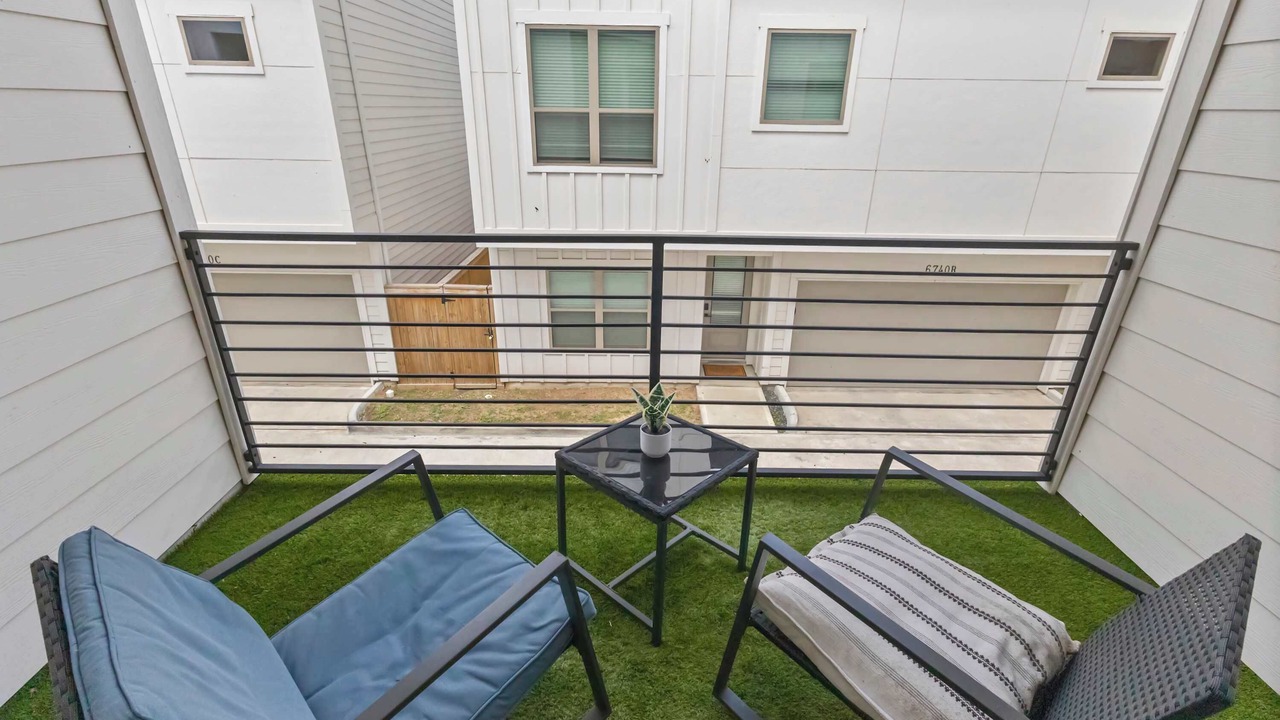Photo of Patio Balcony in OST - South Union