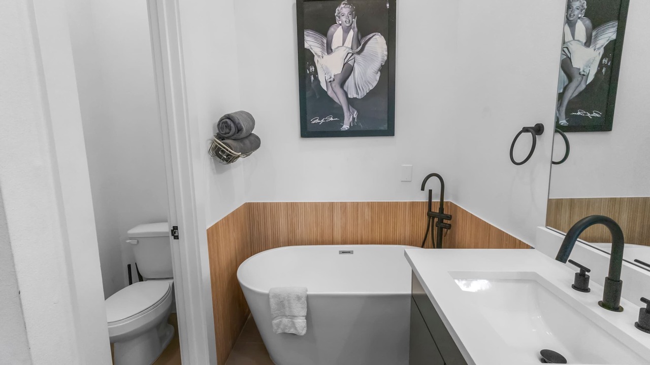 Photo of Bathroom in OST - South Union