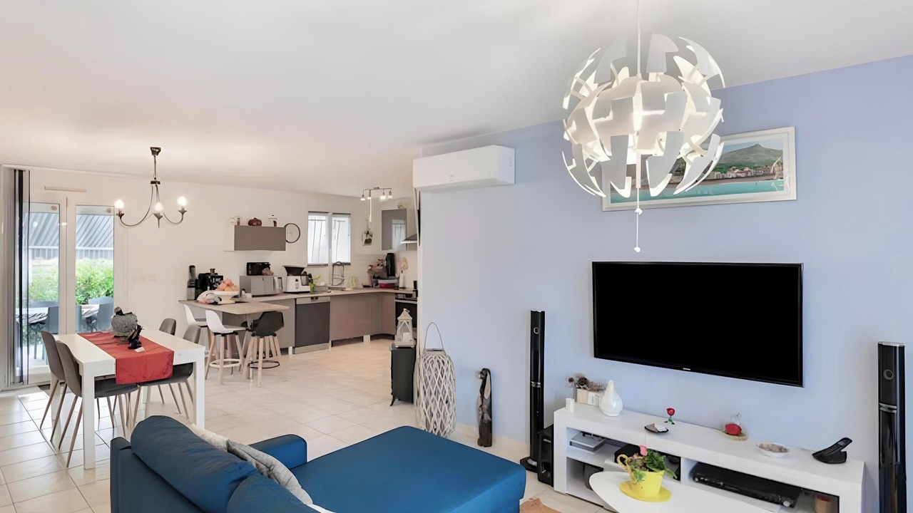 Photo of Livingroom in Saint-Medard-de-Guizieres