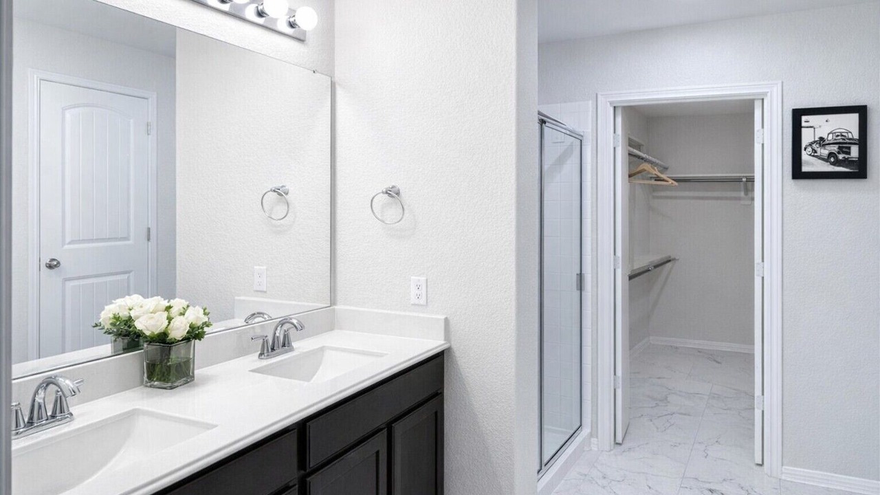 Photo of Bathroom in Clodine