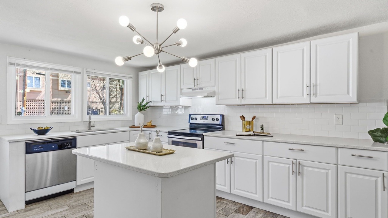 Photo of Kitchen in West Plaza