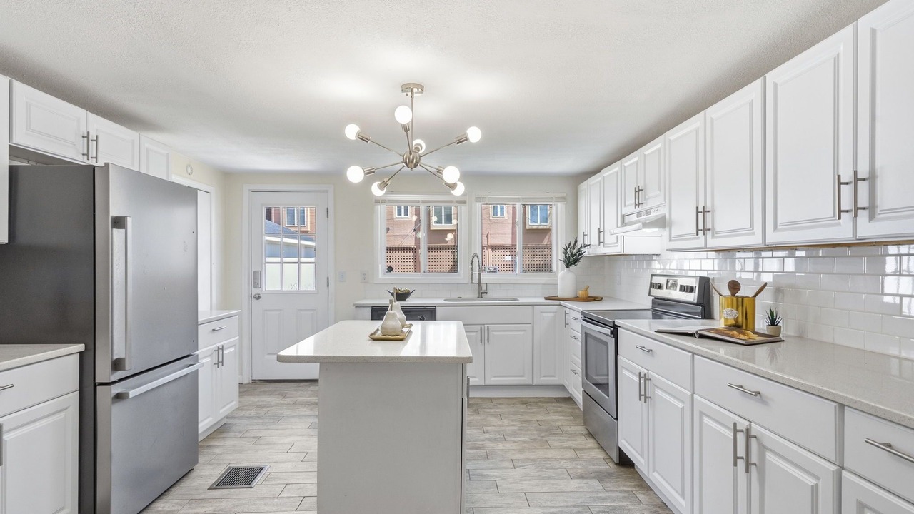 Photo of Kitchen in West Plaza