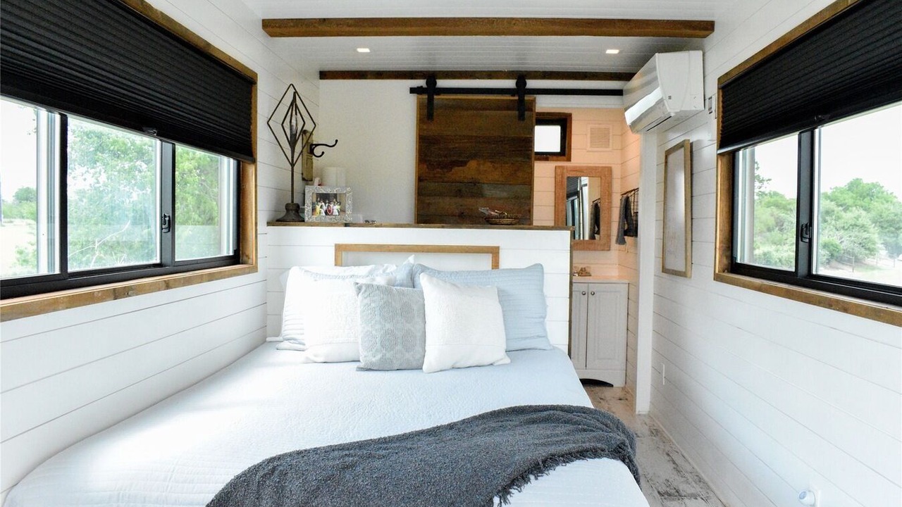 Photo of Bedroom in China Spring