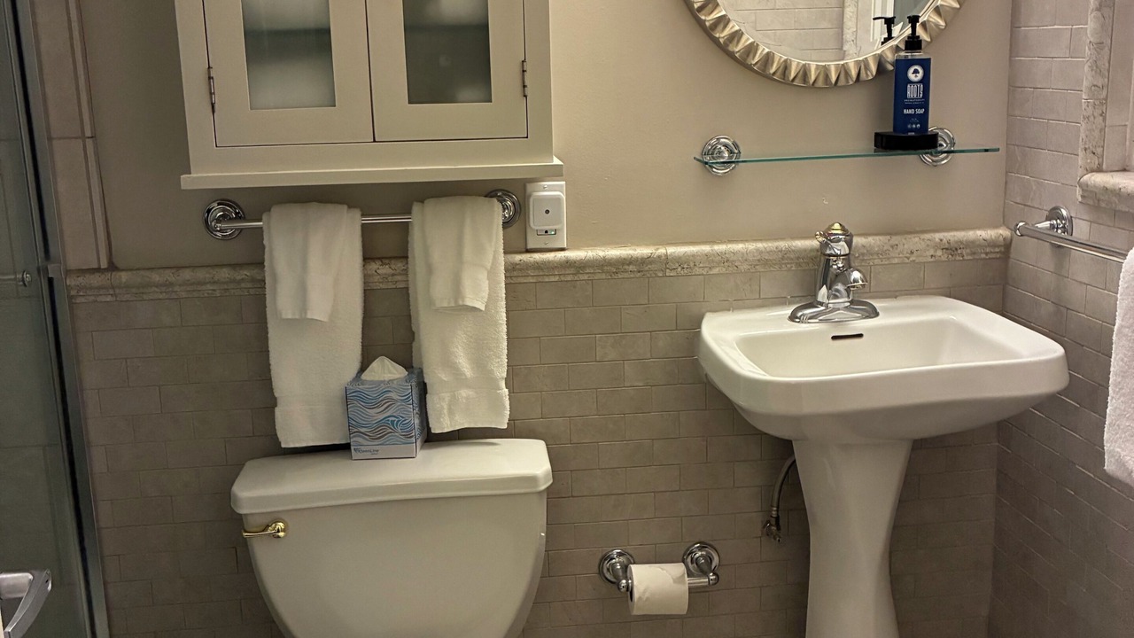 Photo of Bathroom in West Queen Anne