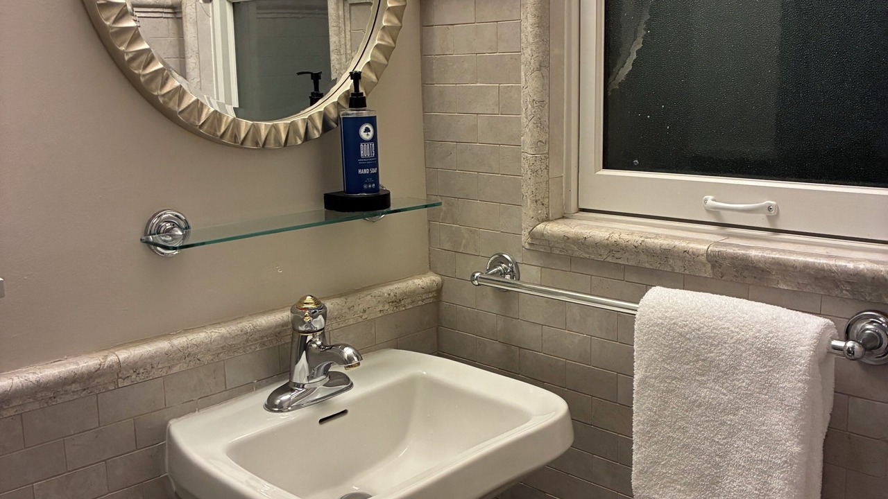 Photo of Bathroom in West Queen Anne
