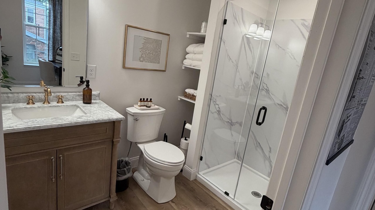 Photo of Bathroom in Lawrenceburg