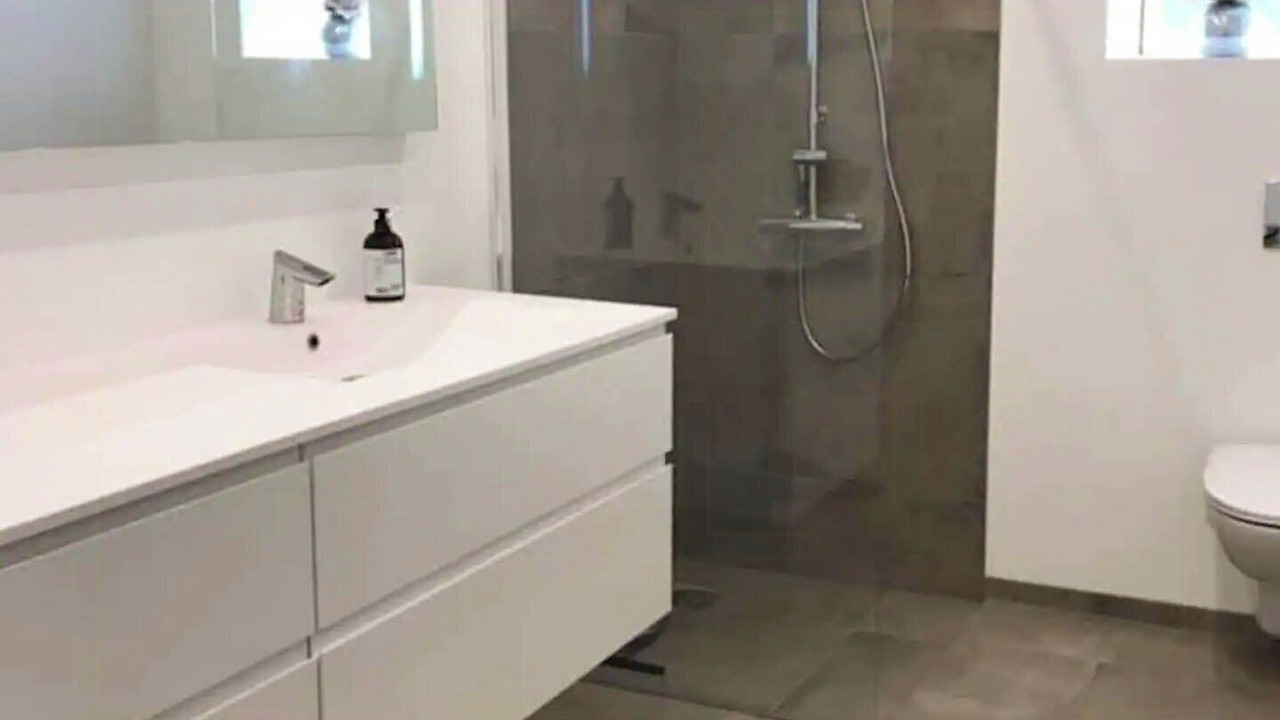 Photo of Bathroom in Aeroskobing