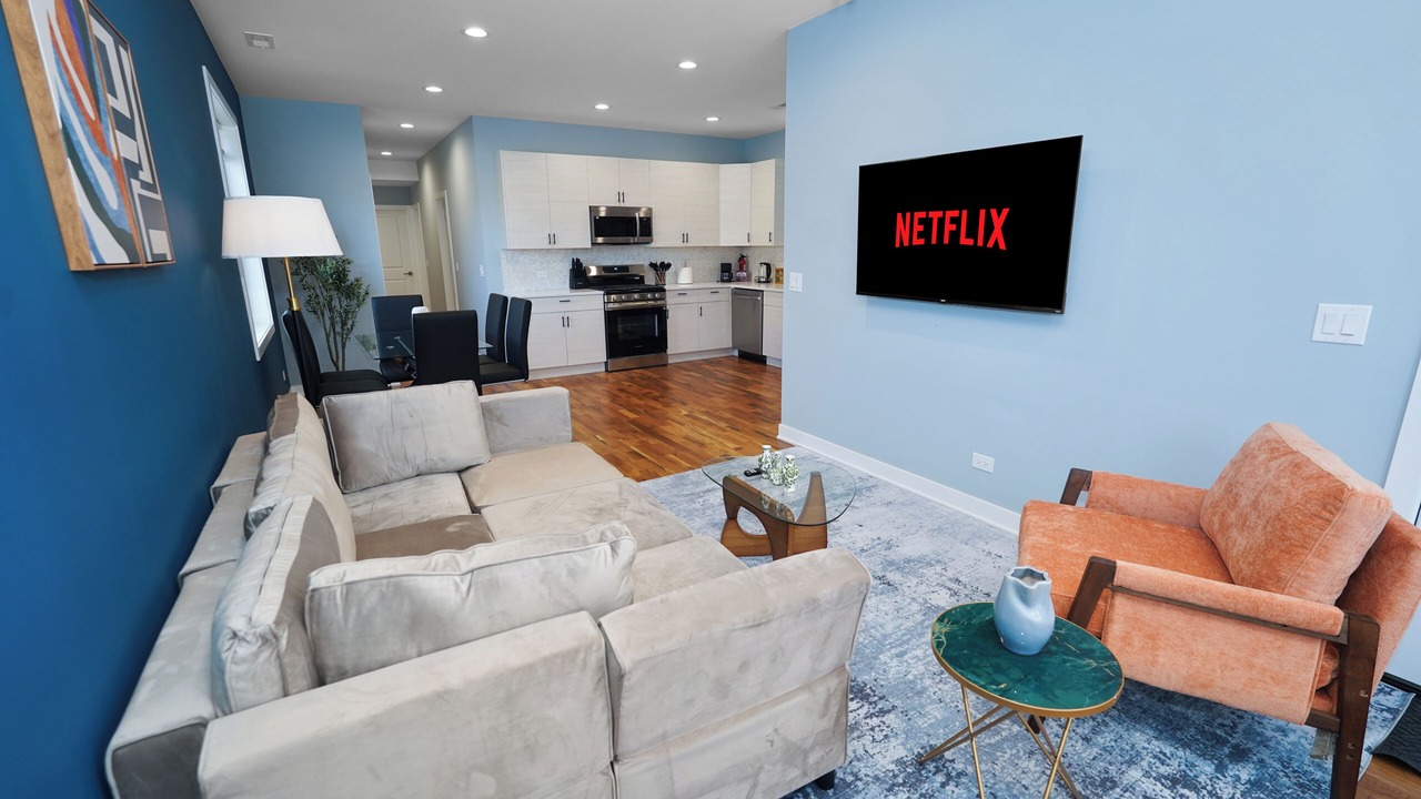 Photo of Livingroom in East Garfield Park