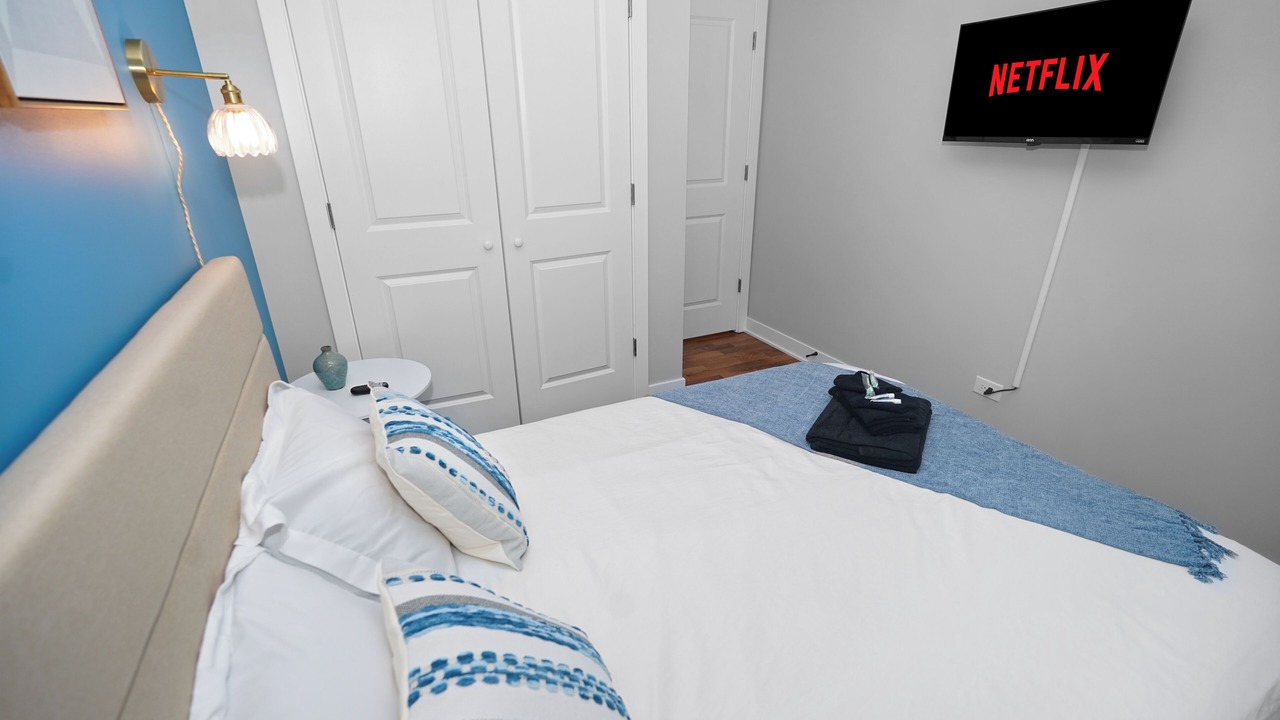 Photo of Bedroom in East Garfield Park