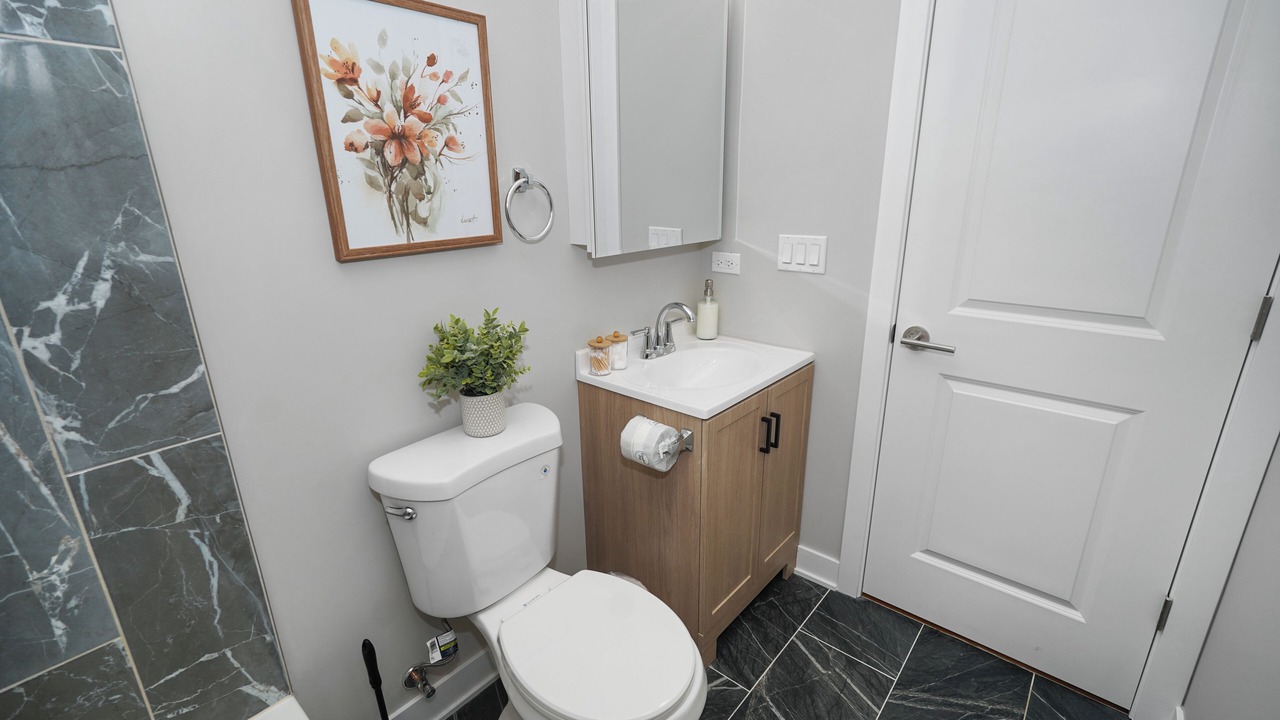 Photo of Bathroom in East Garfield Park