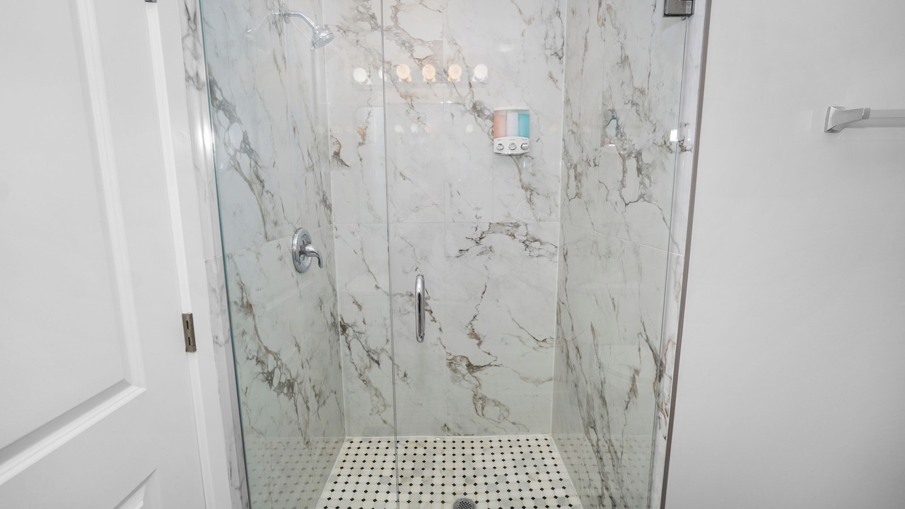 Photo of Bathroom in East Garfield Park