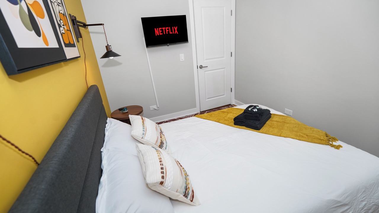 Photo of Bedroom in East Garfield Park