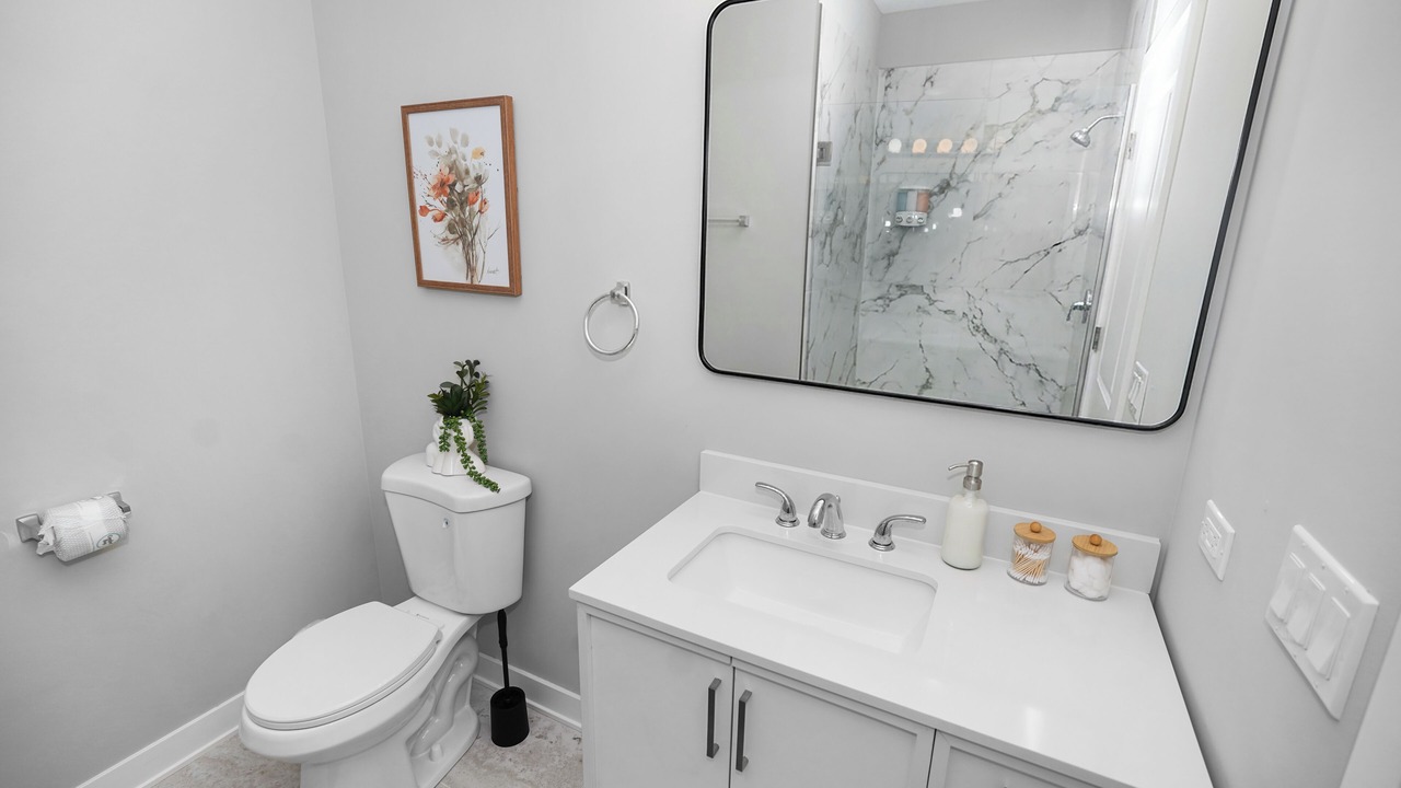 Photo of Bathroom in East Garfield Park