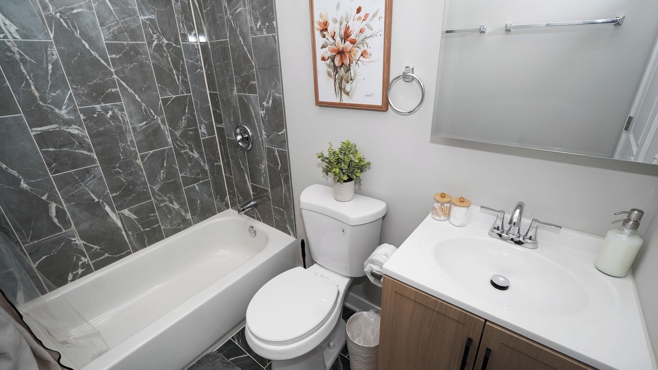 Photo of Bathroom in East Garfield Park