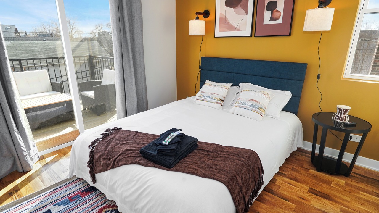 Photo of Bedroom in East Garfield Park