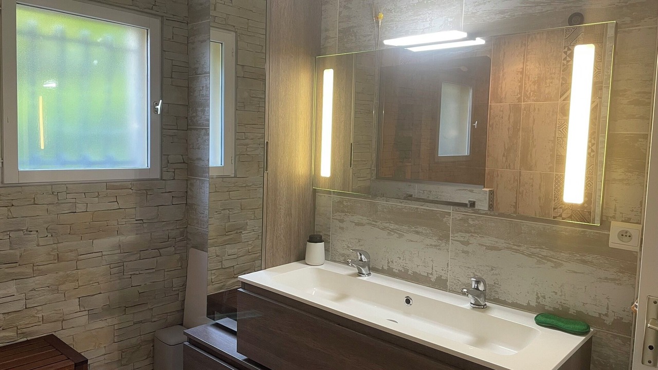 Photo of Bathroom in Saint-Saturnin-les-Avignon