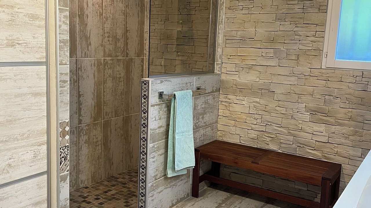 Photo of Bathroom in Saint-Saturnin-les-Avignon
