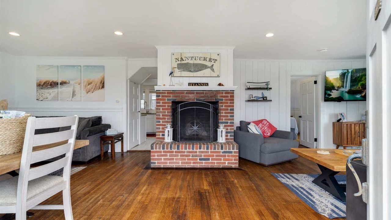 Photo of Livingroom in Centerville