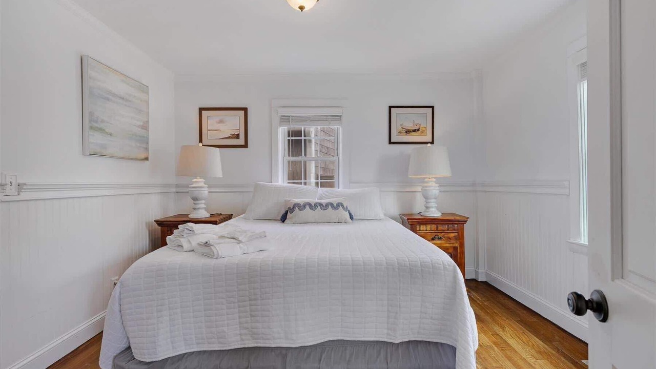 Photo of Bedroom in Centerville