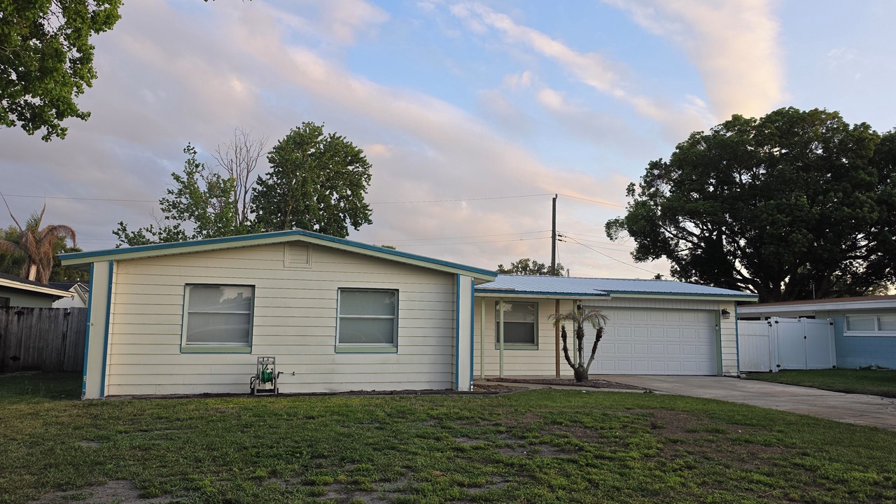 Photo of Outdoor in Goldenrod