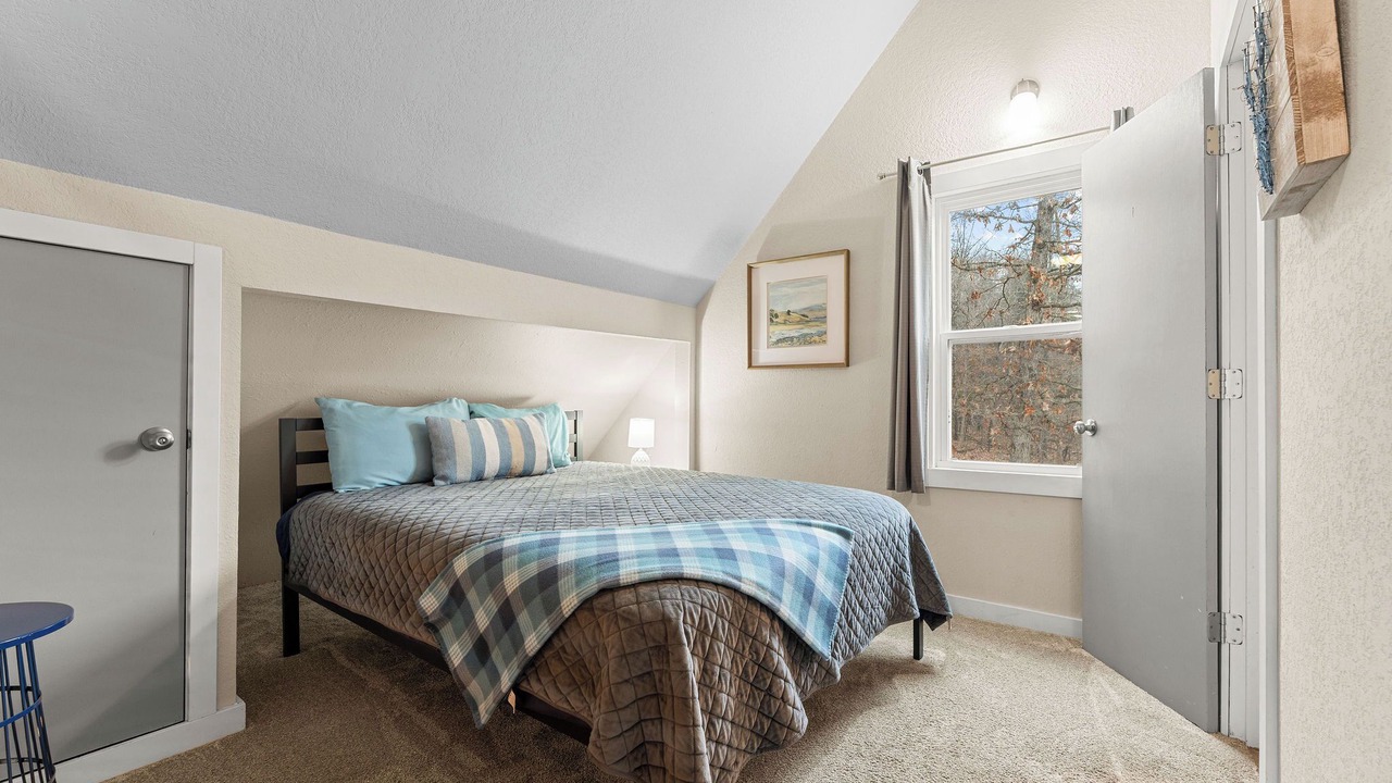 Photo of Bedroom in Arrow Point
