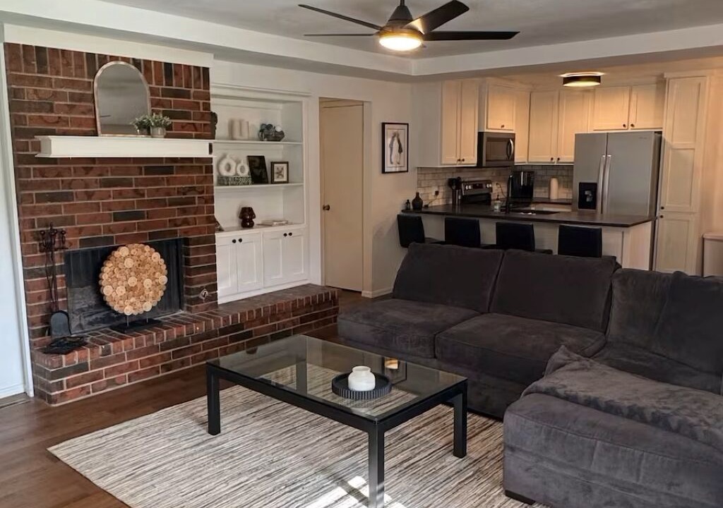 Photo of Livingroom in South Oklahoma City