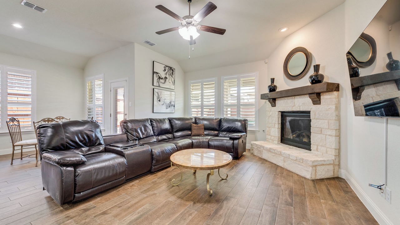 Photo of Livingroom in Parker County
