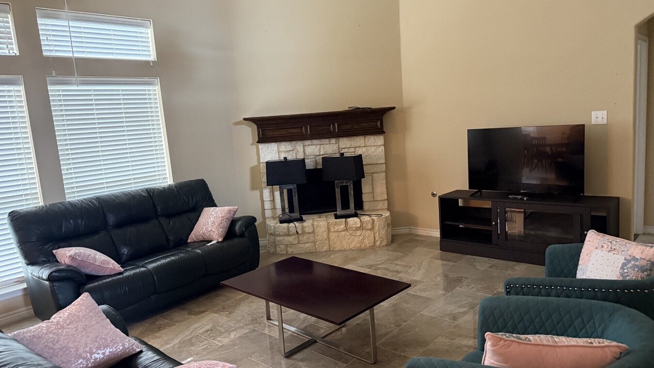 Photo of Livingroom in Tarrant County