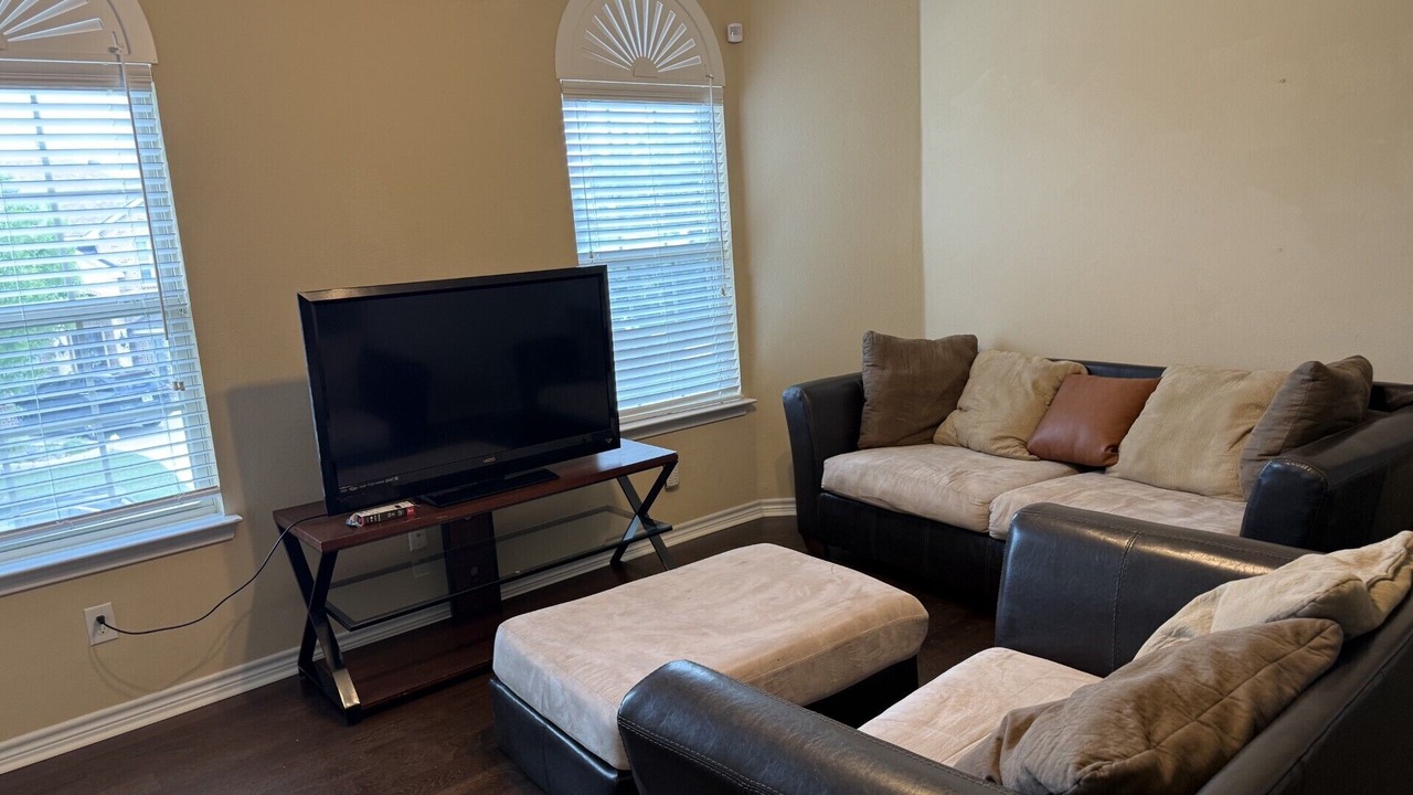 Photo of Livingroom in Tarrant County