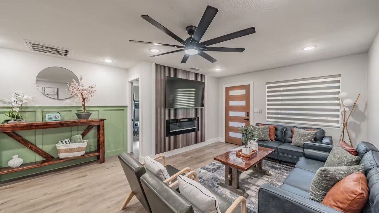 Photo of Livingroom in Euless