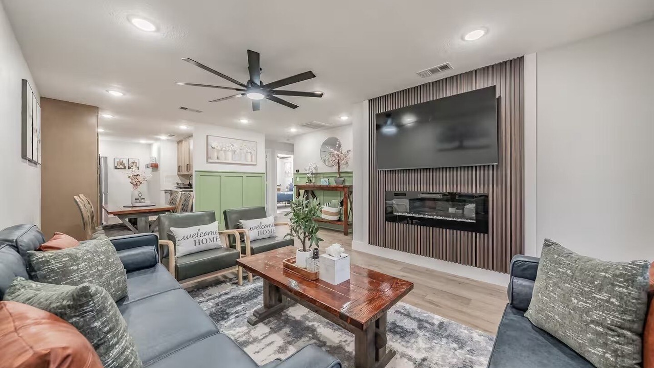 Photo of Livingroom in Euless