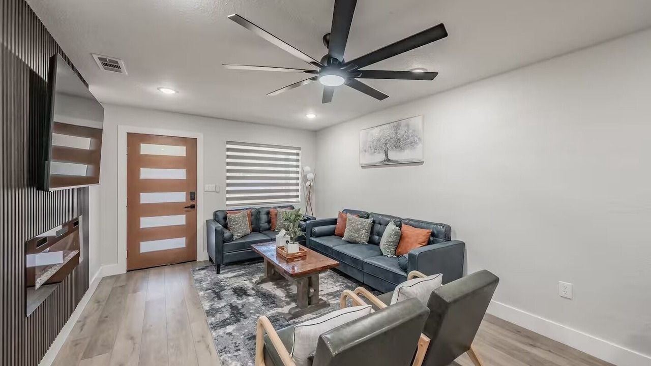 Photo of Livingroom in Euless