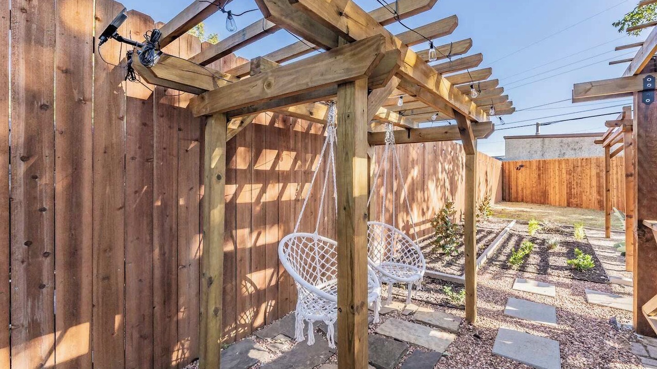 Photo of Patio Balcony in Euless