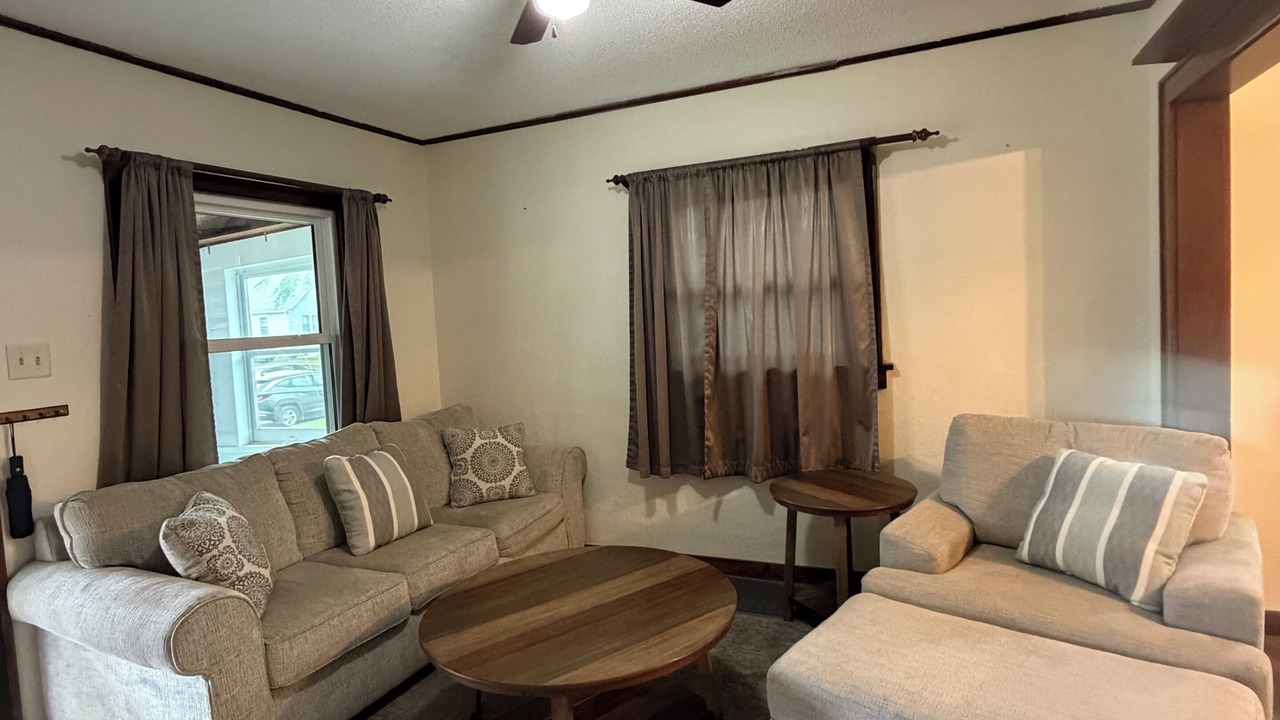 Photo of Livingroom in Cedar Rapids - Iowa City