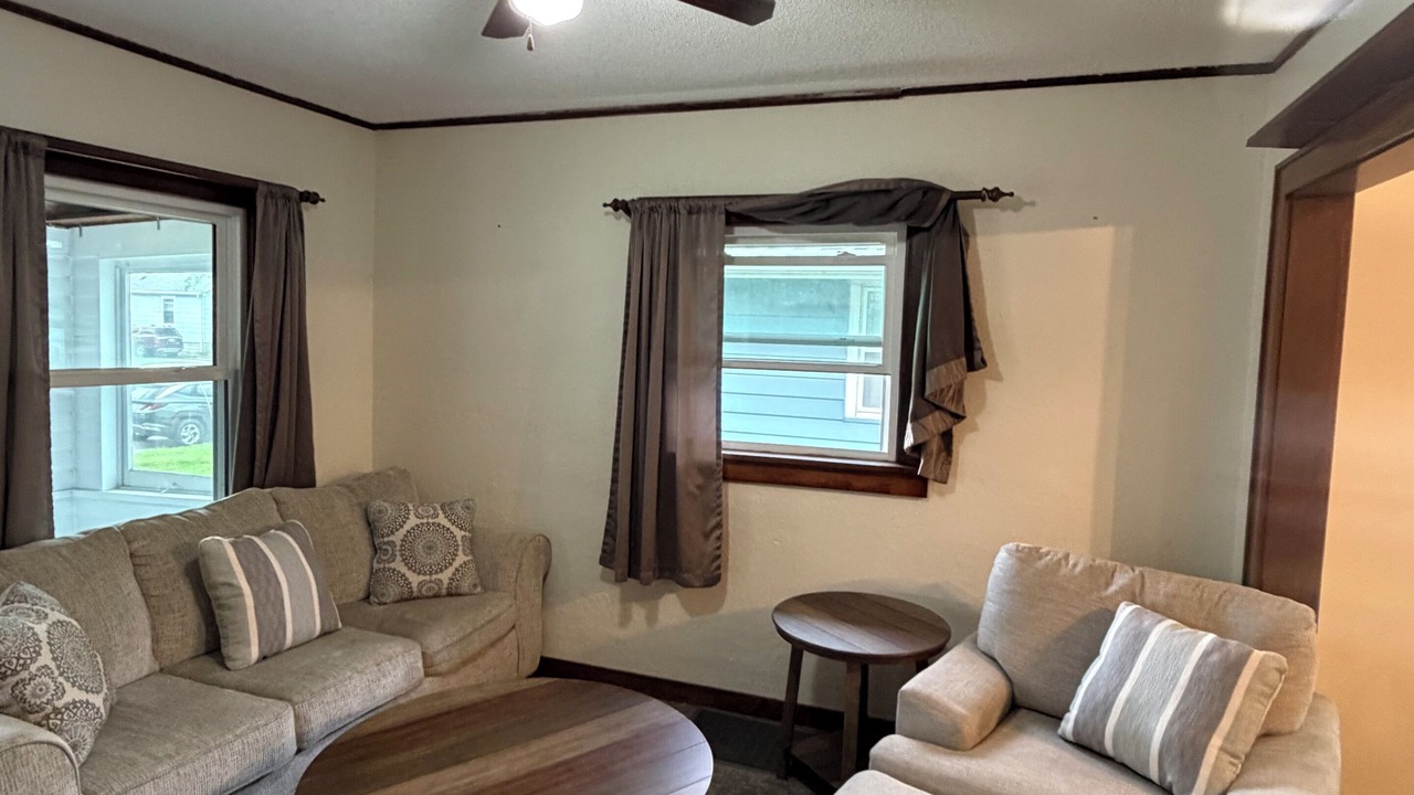 Photo of Livingroom in Cedar Rapids - Iowa City