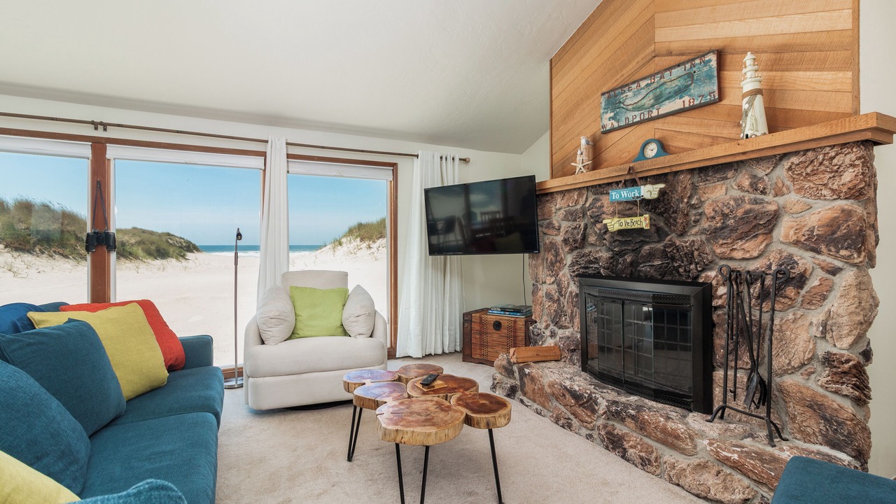 Photo of Livingroom in Bayshore