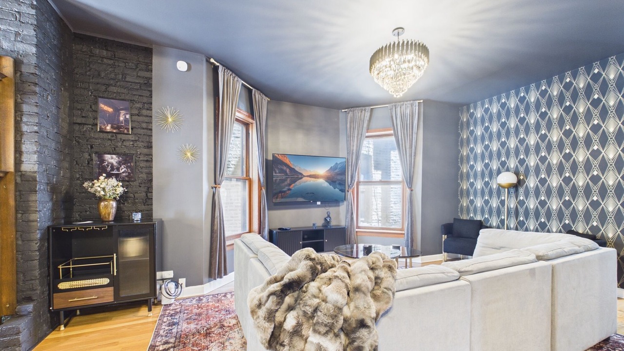 Photo of Livingroom in Wrigleyville