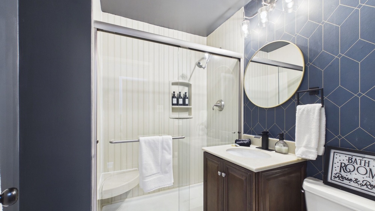 Photo of Bathroom in Wrigleyville