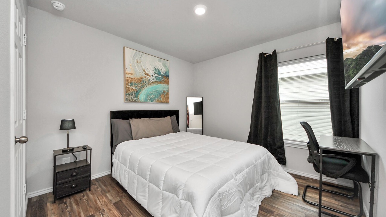 Photo of Bedroom in Northside