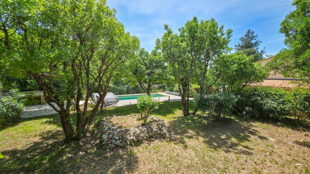 Photo of Outdoor in Saint-Andre-de-Roquepertuis