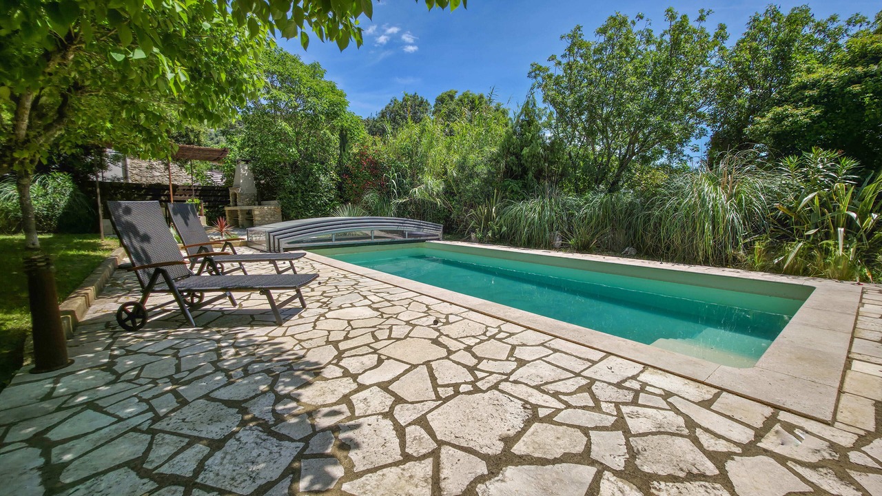 Photo of Outdoor in Saint-Andre-de-Roquepertuis