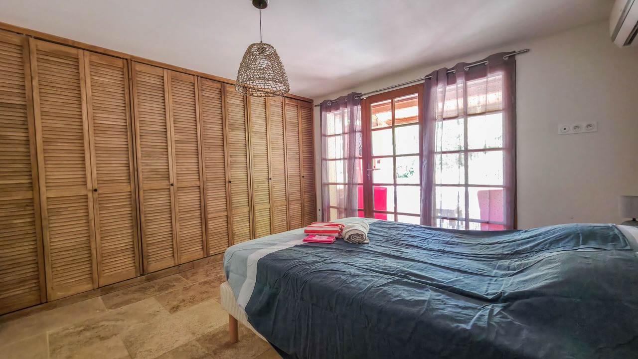 Photo of Bedroom in Saint-Andre-de-Roquepertuis